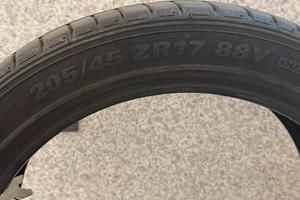 Pneumatici 205/45 ZR17