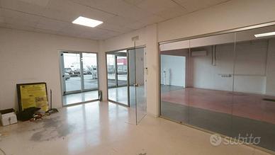 Immobile di 408 m² con più di 5 locali a Terni
