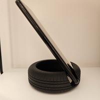 Supporto per smartphone stile pneumatico