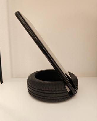 Supporto per smartphone stile pneumatico
