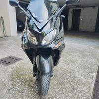 Yamaha T Max - 2004