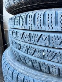 215 65 r16 109/107R pirelli