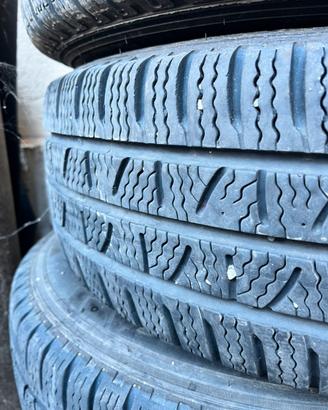215 65 r16 109/107R pirelli