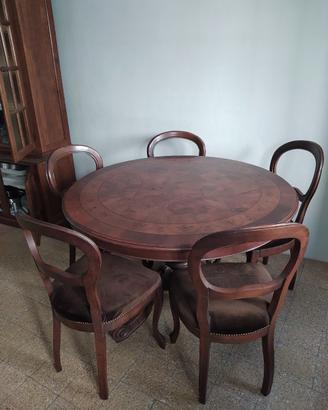 Vecchio Tavolo e sedie 