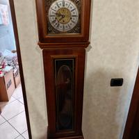 orologio a pendolo a colonna