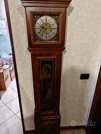 orologio a pendolo a colonna