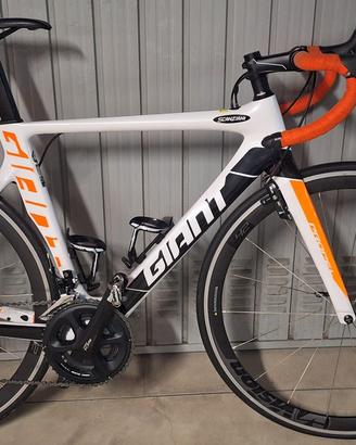 Bicicletta da corsa in carbonio Giant