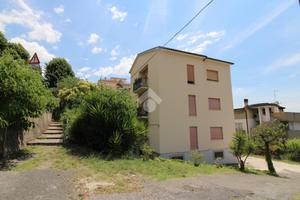 4 LOCALI A MONTOPOLI DI SABINA