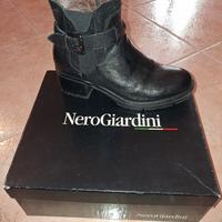 stivaletti Nero Giardini in pelle