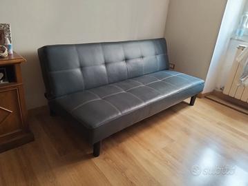 divano in pelle 
