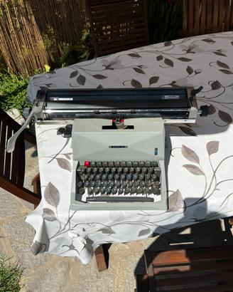 Macchina da scrivere olivetti 82 diaspron