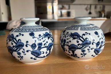 2 scatoline in porcellana con coperchio