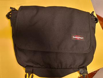 borsa a tracolla nera eastpak