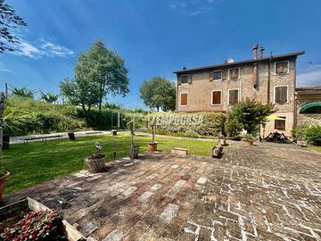 RUSTICO CON GIARDINO PRIVATO
