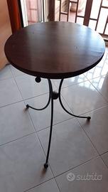 Tavolino in legno e ferro battuto