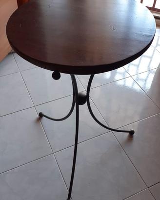 Tavolino in legno e ferro battuto