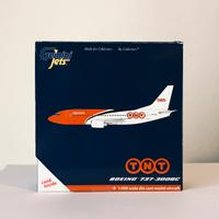 BOEING 737-300QC TNT in SCALA 1:400 GEMINI JETS