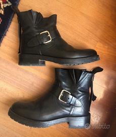 Stivaletti hot sale red valentino