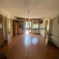 BOTTRIGHE: Casa singola con giardino