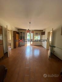 BOTTRIGHE: Casa singola con giardino