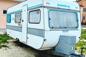 roulotte Adria 6 posti letto +veranda e accessori