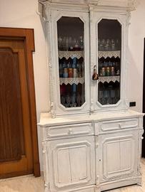 Credenza antica