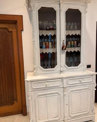 Credenza antica