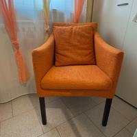 Poltrona in legno e cotone arancione