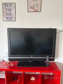 Televisore TV 42” LG con Chrome Cast