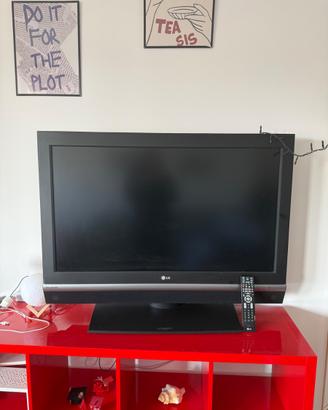 Televisore TV 42” LG con Chrome Cast