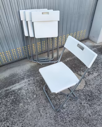 Sedie pieghevoli in metallo e plastica