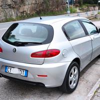 Alfa Romeo 147 jtdm 120cv "SCAMBI0 con BENZINA"