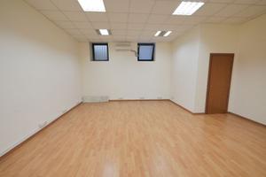 Locale in via Padre Anselmo ad alta visibilità