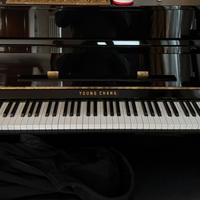 Pianoforte a muro young chang  come nuovo