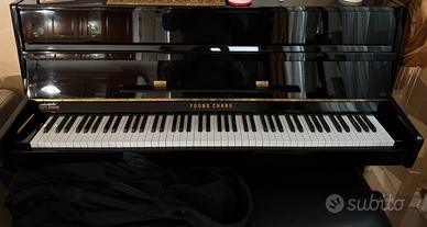 Pianoforte a muro young chang  come nuovo