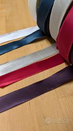 Rotoli di sbieco di raso