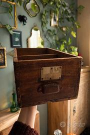 Cassettino vintage da ferramenta in legno massello