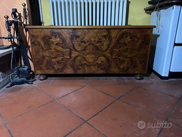 Cassapanca in radica di pregio
