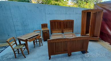 Camera matrimoniale in legno massiccio