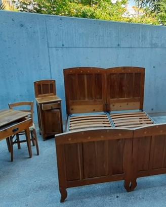 Camera matrimoniale in legno massiccio