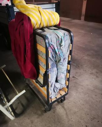 Letto una piazza Pieghevole con doghe