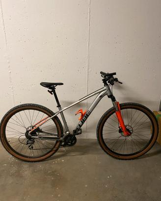 MTB Cube aim race