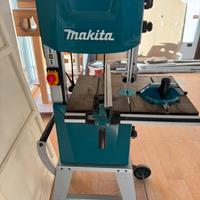 Sega a nastro Makita LBF1200F