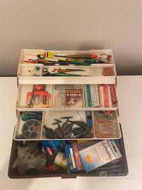 Cassetta da pesca con accessori