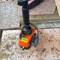 Decespugliatore a scoppio