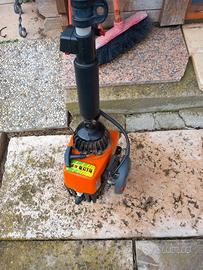 Decespugliatore a scoppio