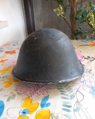 Elmetto MKIII detto (tartaruga) dalla forma simile