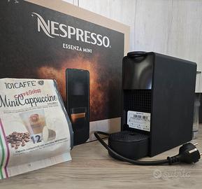 Macchina del caffè Nespresso Essenza Mini 