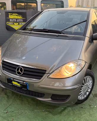 Mercedes CLASSE A 150 BENZINA NEOPATENTATI