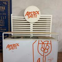 Bancone aperol con lavabo e contenitori